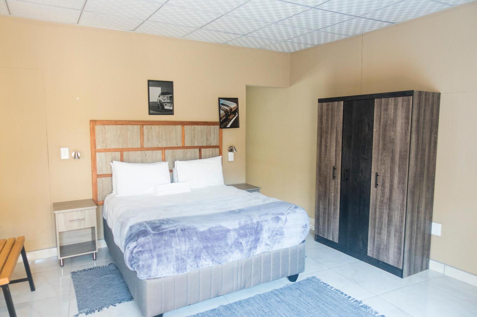 Ondangwa Rest Camp Bed & Breakfast Exterior photo